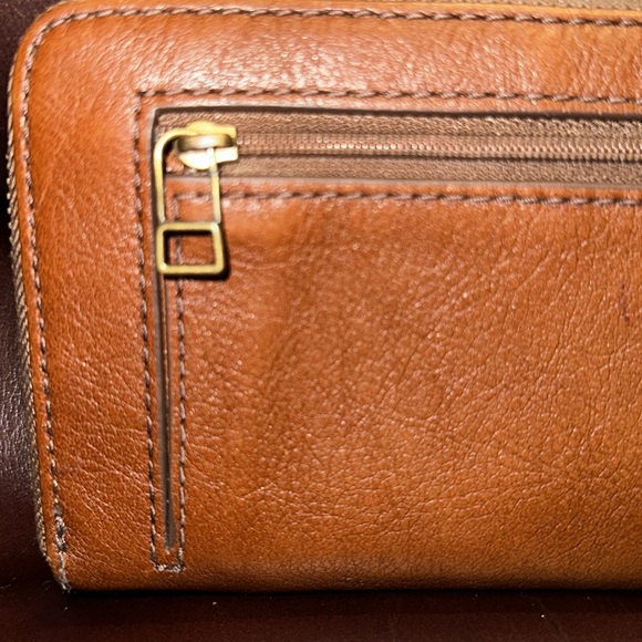 Fossil Leather Logan Zip Around Clutch - Picture 6 of 16